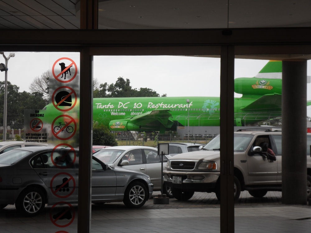 At a mall in Accra there was a Restaurant on an airplane. This was so fascinating to me. It's a shame I did not get to go inside. :(